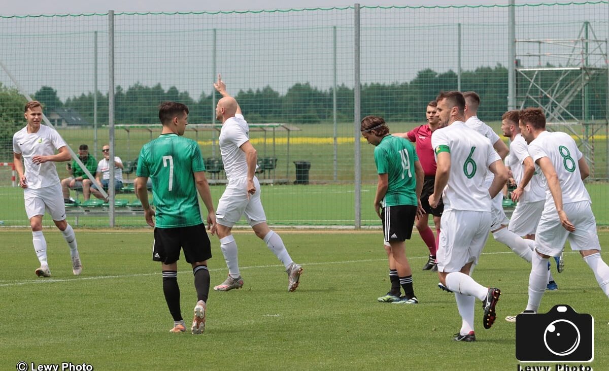 W lidze także zwycięstwo!  |  Legia II – Świt 2:3 (1:2)