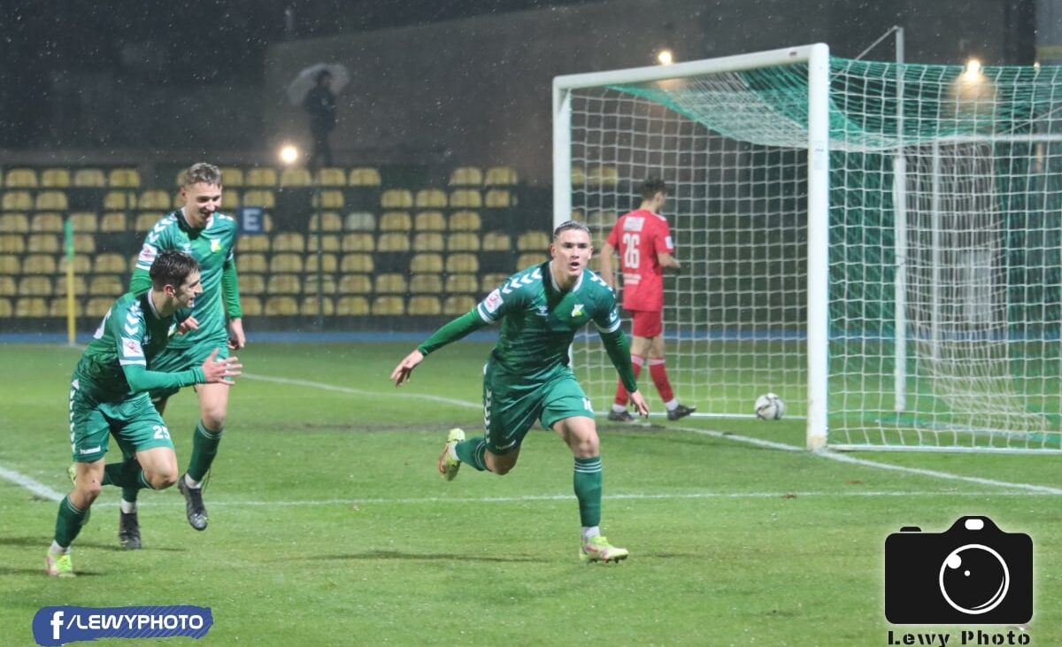 Wygrana na koniec!  |  Świt – GKS Wikielec 3:1