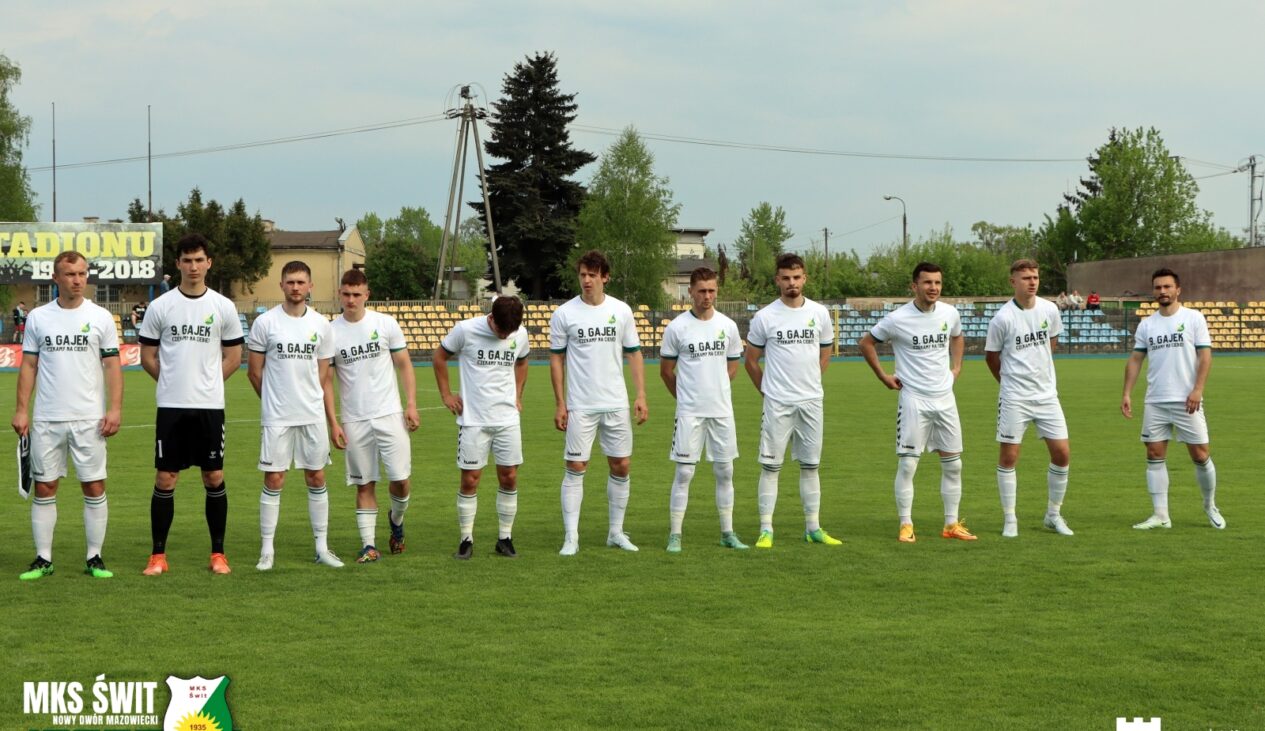 Znicz górą  |  Znicz Biała Piska – Świt 3:0 (1:0)